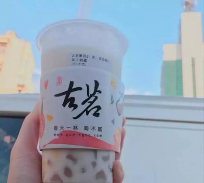 國內飲品小吃行業(yè)廣告發(fā)布新趨勢與策略分析